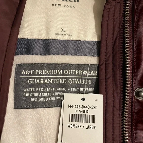 Abercrombie & Fitch Burgundy Puffer Jacket with Faux Fur Hood NWT - Picture 7 of 8